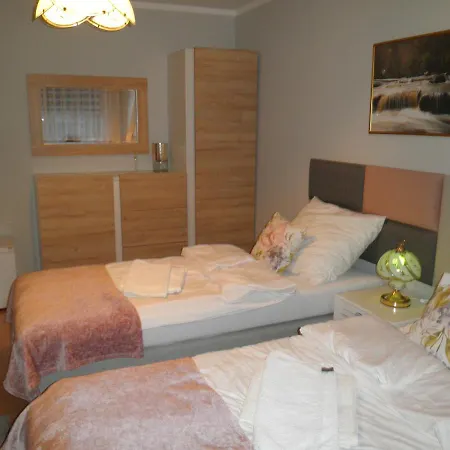 Проживание в семье Esja *