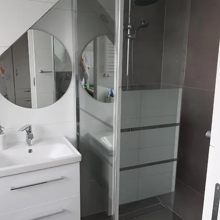 Esja Ul Golebia 56 Homestay szállás