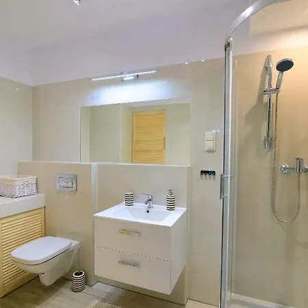 Esja Ul Golebia 56 Homestay szállás