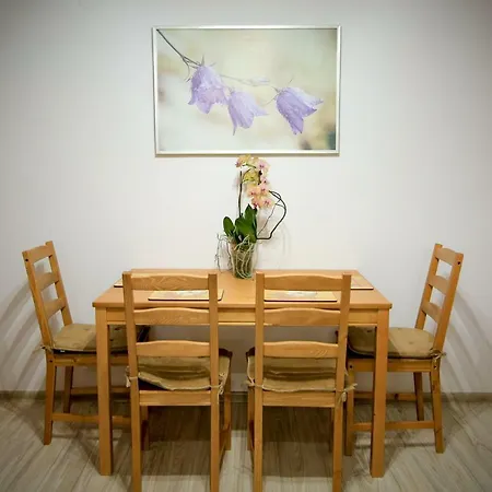Esja Ul Golebia 56 Homestay szállás
