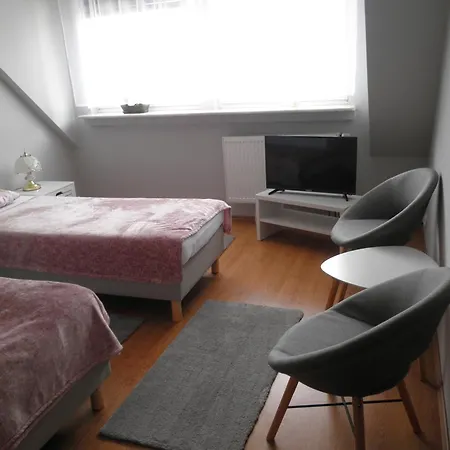 Esja Ul Golebia 56 Homestay szállás *